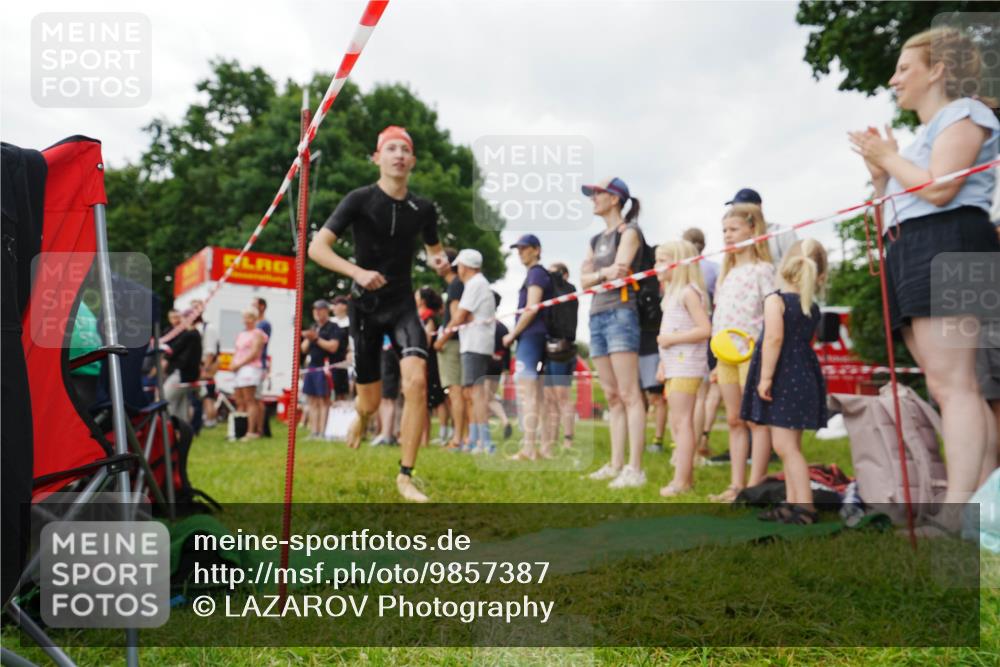 21.06.2026 - 29. Vierlanden-Triathlon LAZAROV Photography http://msf.ph/oto/9857387 21.06.2026 09:58:57 Schwimmen 309, 359, 371 meine-sportfotos.de