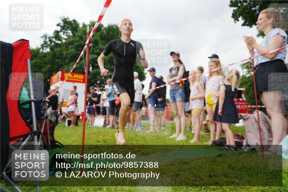 21.06.2026 - 29. Vierlanden-Triathlon LAZAROV Photography http://msf.ph/oto/9857388 21.06.2026 09:58:58 Schwimmen 371 meine-sportfotos.de