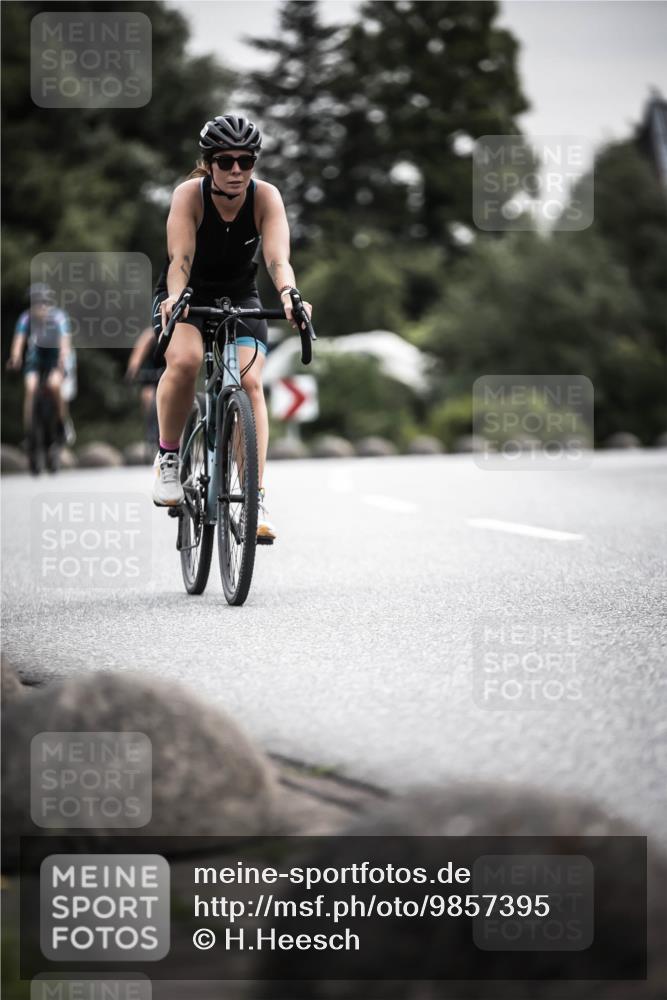 21.06.2026 - 29. Vierlanden-Triathlon H.Heesch http://msf.ph/oto/9857395 21.06.2026 10:29:33 Radfahren 15, 516, 519, 524, 581, 605 meine-sportfotos.de