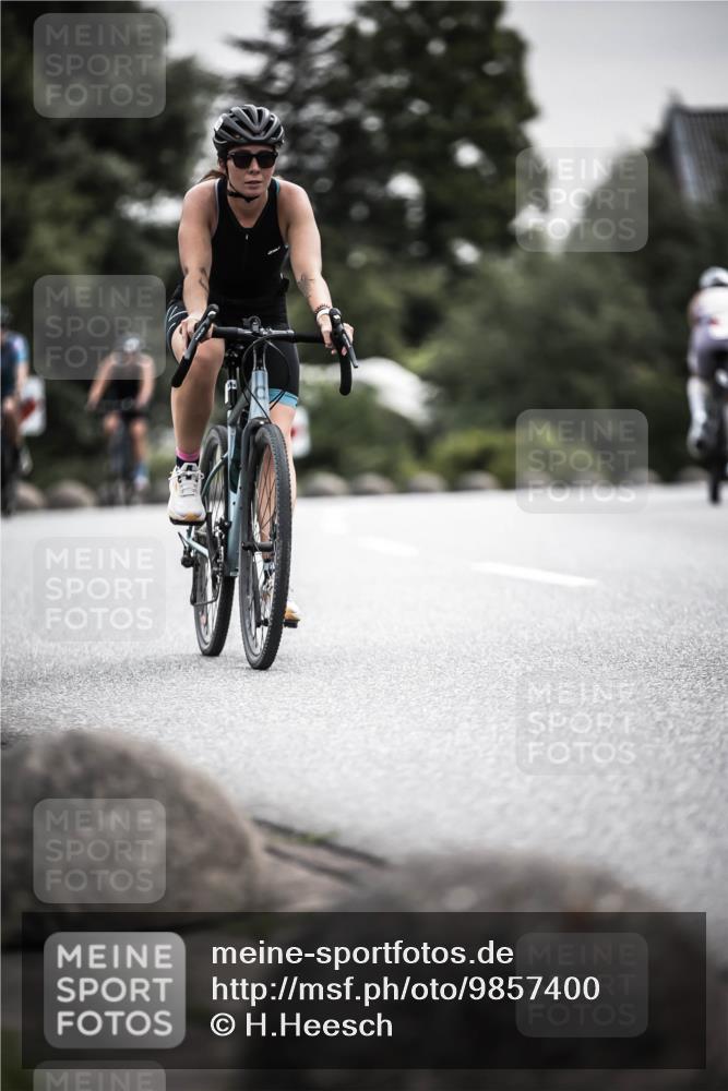 21.06.2026 - 29. Vierlanden-Triathlon H.Heesch http://msf.ph/oto/9857400 21.06.2026 10:29:34 Radfahren 15, 516, 524, 581, 605 meine-sportfotos.de