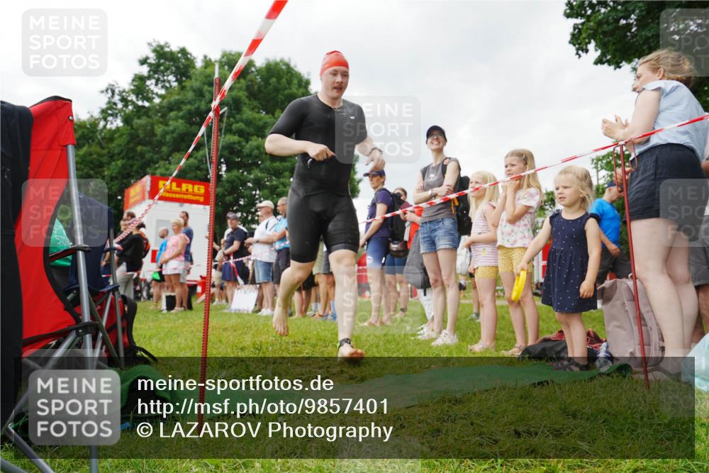 21.06.2026 - 29. Vierlanden-Triathlon LAZAROV Photography http://msf.ph/oto/9857401 21.06.2026 09:59:52 Schwimmen 313 meine-sportfotos.de