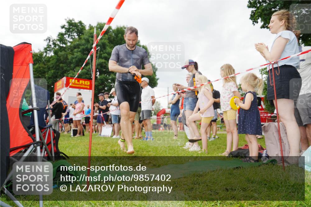 21.06.2026 - 29. Vierlanden-Triathlon LAZAROV Photography http://msf.ph/oto/9857402 21.06.2026 10:00:19 Schwimmen 327 meine-sportfotos.de