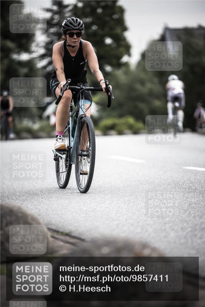 21.06.2026 - 29. Vierlanden-Triathlon H.Heesch http://msf.ph/oto/9857411 21.06.2026 10:29:34 Radfahren 15, 516, 524, 581, 605 meine-sportfotos.de