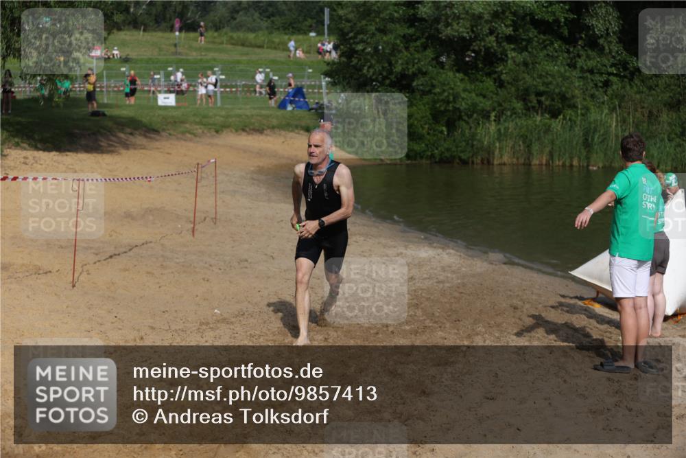 21.06.2026 - 29. Vierlanden-Triathlon Andreas Tolksdorf http://msf.ph/oto/9857413 21.06.2026 09:00:50 Schwimmen 74, 116, 140 meine-sportfotos.de