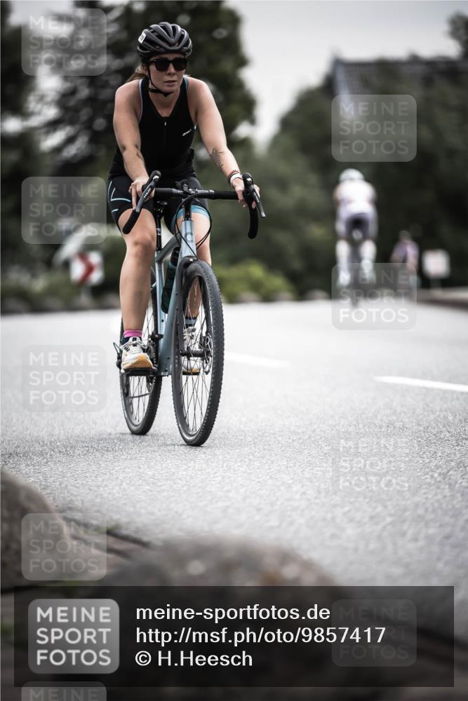 21.06.2026 - 29. Vierlanden-Triathlon H.Heesch http://msf.ph/oto/9857417 21.06.2026 10:29:34 Radfahren 15, 516, 524, 581, 605 meine-sportfotos.de