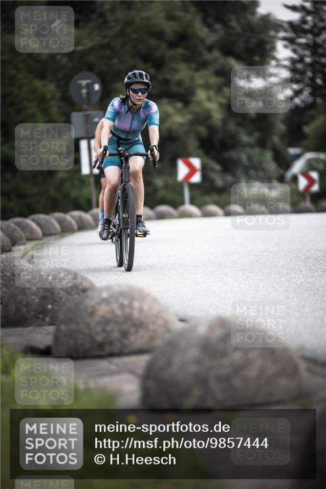 21.06.2026 - 29. Vierlanden-Triathlon H.Heesch http://msf.ph/oto/9857444 21.06.2026 10:29:37 Radfahren 14, 516, 524, 605 meine-sportfotos.de
