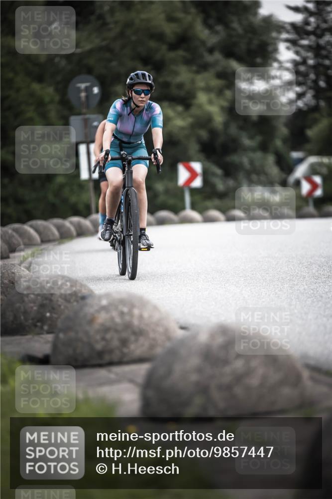 21.06.2026 - 29. Vierlanden-Triathlon H.Heesch http://msf.ph/oto/9857447 21.06.2026 10:29:37 Radfahren 14, 516, 524, 605 meine-sportfotos.de