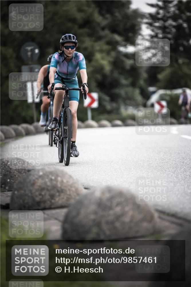 21.06.2026 - 29. Vierlanden-Triathlon H.Heesch http://msf.ph/oto/9857461 21.06.2026 10:29:37 Radfahren 14, 516, 524, 605 meine-sportfotos.de