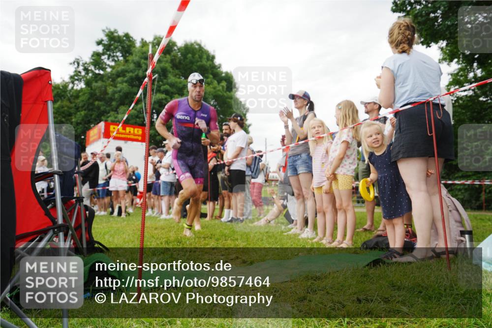 21.06.2026 - 29. Vierlanden-Triathlon LAZAROV Photography http://msf.ph/oto/9857464 21.06.2026 10:05:47 Schwimmen 395, 414, 429, 448 meine-sportfotos.de