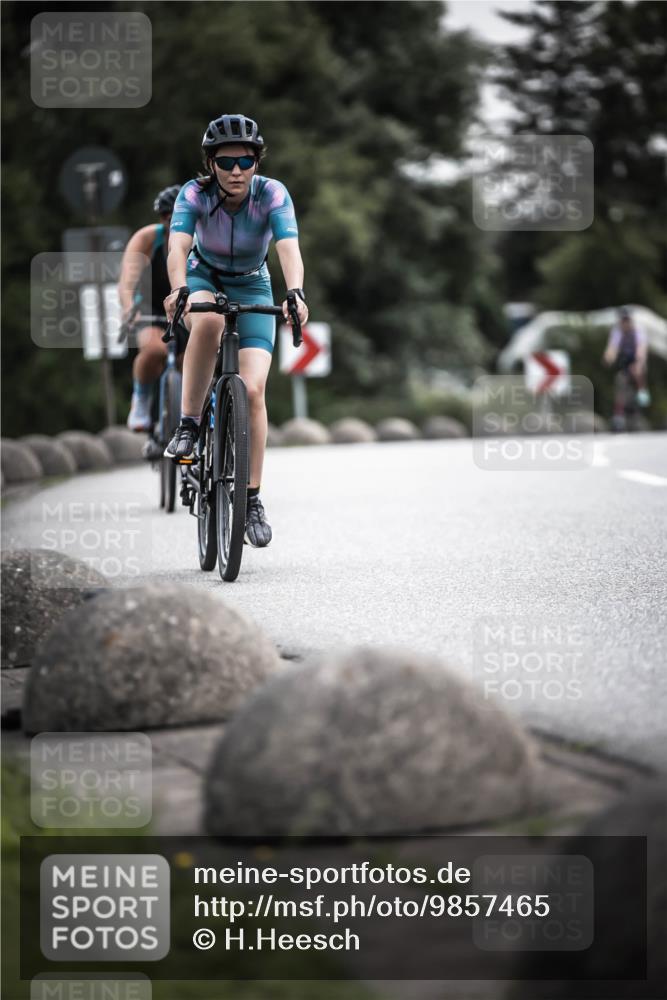 21.06.2026 - 29. Vierlanden-Triathlon H.Heesch http://msf.ph/oto/9857465 21.06.2026 10:29:37 Radfahren 14, 516, 524, 605 meine-sportfotos.de