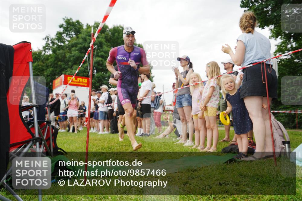21.06.2026 - 29. Vierlanden-Triathlon LAZAROV Photography http://msf.ph/oto/9857466 21.06.2026 10:05:48 Schwimmen 395, 414, 429, 448 meine-sportfotos.de