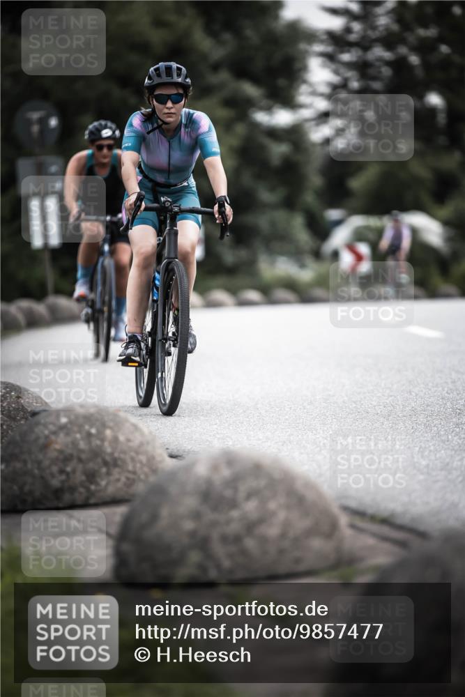 21.06.2026 - 29. Vierlanden-Triathlon H.Heesch http://msf.ph/oto/9857477 21.06.2026 10:29:37 Radfahren 14, 516, 524, 605 meine-sportfotos.de