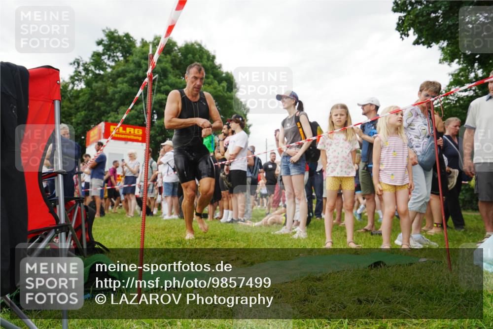 21.06.2026 - 29. Vierlanden-Triathlon LAZAROV Photography http://msf.ph/oto/9857499 21.06.2026 10:06:42 Schwimmen 397, 410, 417 meine-sportfotos.de