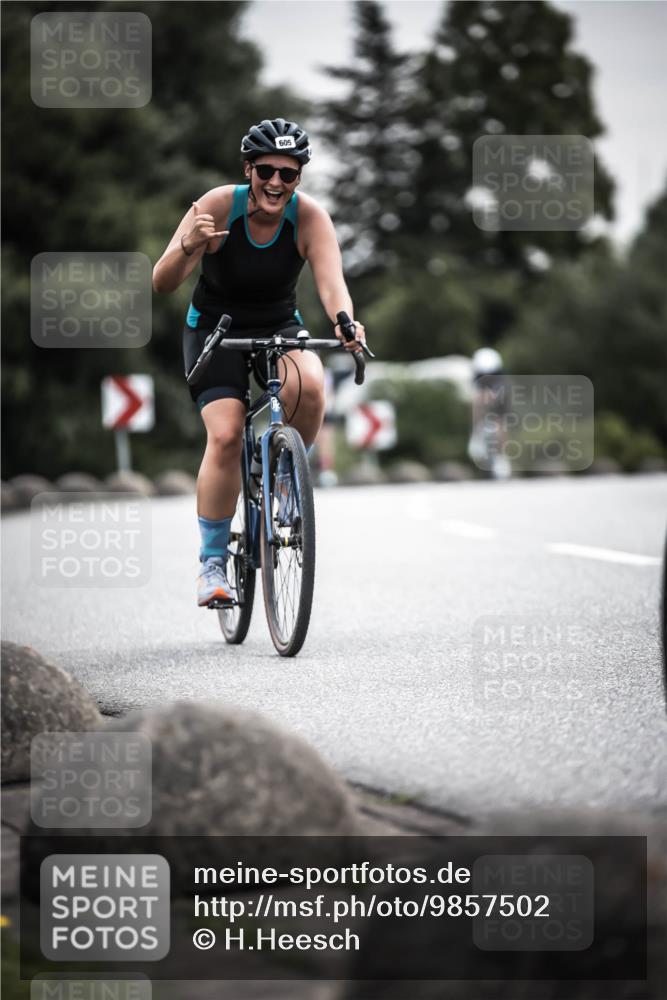 21.06.2026 - 29. Vierlanden-Triathlon H.Heesch http://msf.ph/oto/9857502 21.06.2026 10:29:39 Radfahren 14, 524, 557, 605 meine-sportfotos.de