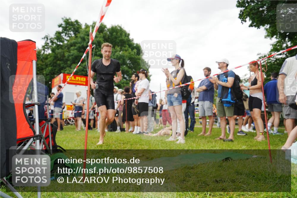 21.06.2026 - 29. Vierlanden-Triathlon LAZAROV Photography http://msf.ph/oto/9857508 21.06.2026 10:06:45 Schwimmen 397, 410, 417 meine-sportfotos.de