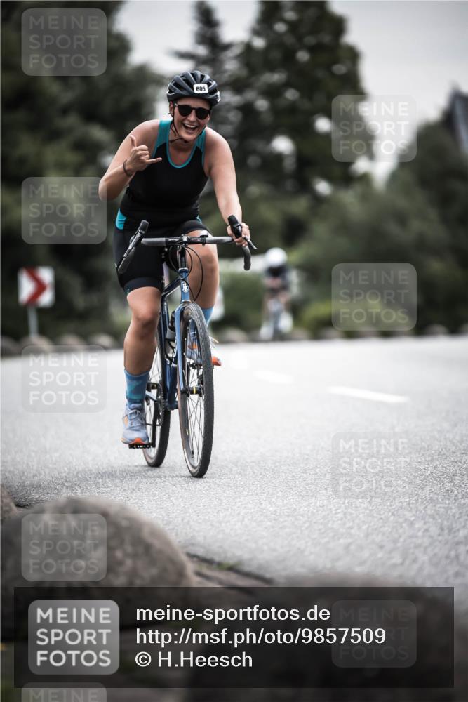 21.06.2026 - 29. Vierlanden-Triathlon H.Heesch http://msf.ph/oto/9857509 21.06.2026 10:29:39 Radfahren 14, 524, 557, 605 meine-sportfotos.de