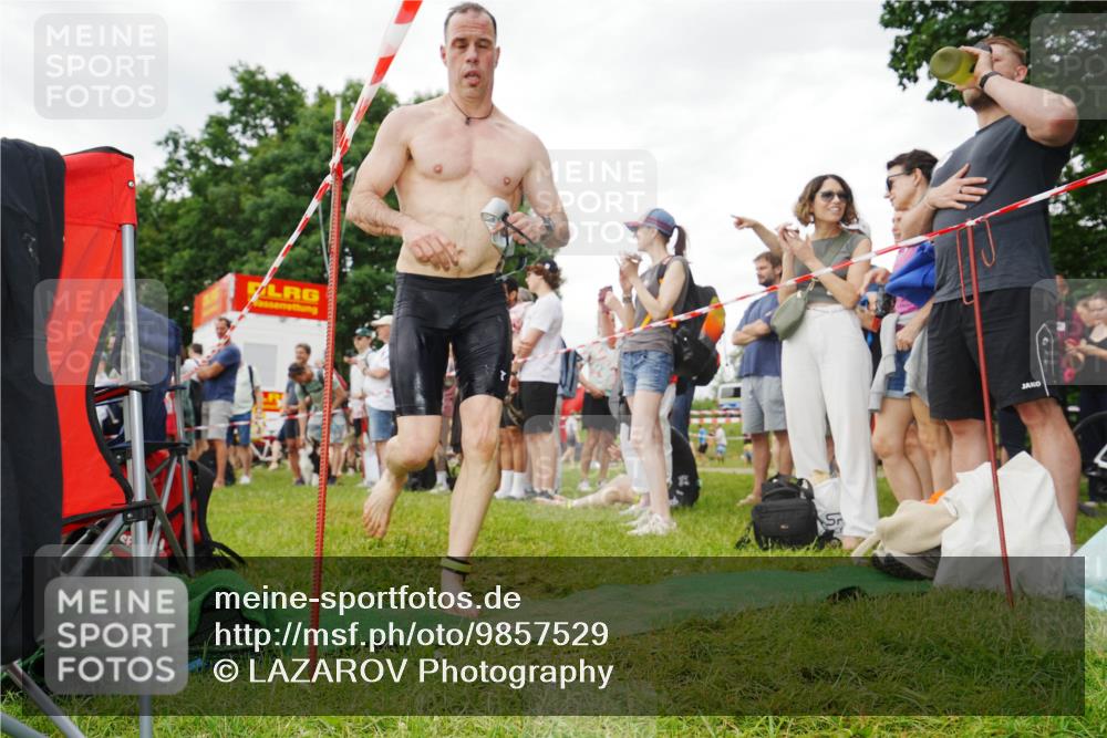 21.06.2026 - 29. Vierlanden-Triathlon LAZAROV Photography http://msf.ph/oto/9857529 21.06.2026 10:07:18 Schwimmen 425, 445, 474 meine-sportfotos.de