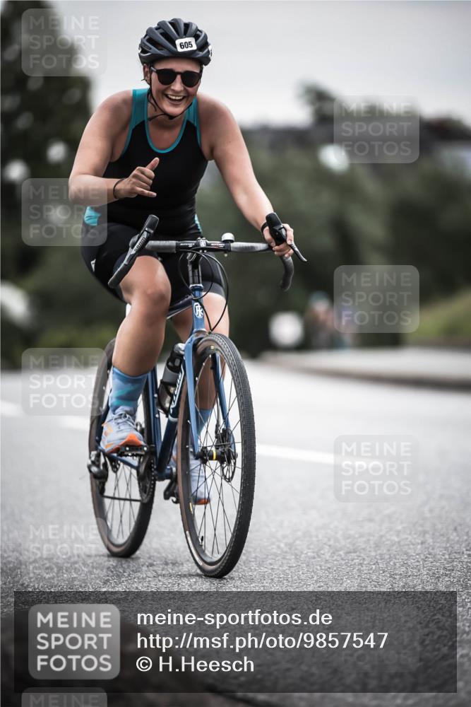 21.06.2026 - 29. Vierlanden-Triathlon H.Heesch http://msf.ph/oto/9857547 21.06.2026 10:29:39 Radfahren 14, 524, 557, 605 meine-sportfotos.de
