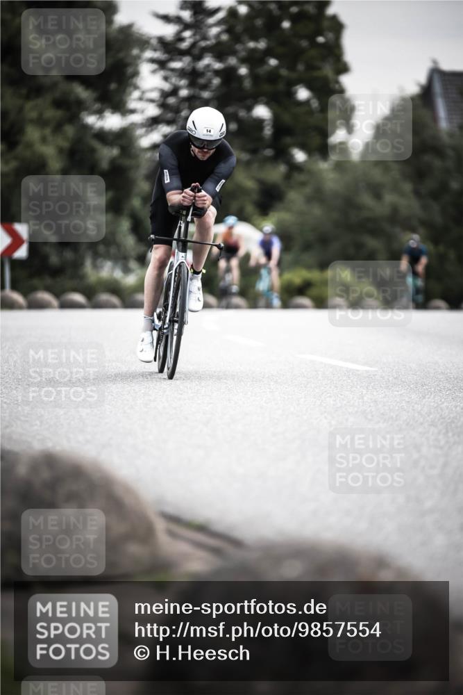 21.06.2026 - 29. Vierlanden-Triathlon H.Heesch http://msf.ph/oto/9857554 21.06.2026 10:29:43 Radfahren 14, 518, 557, 571, 605 meine-sportfotos.de