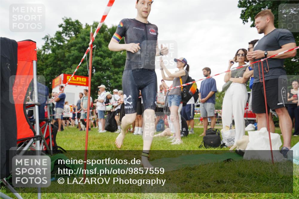 21.06.2026 - 29. Vierlanden-Triathlon LAZAROV Photography http://msf.ph/oto/9857559 21.06.2026 10:08:11 Schwimmen 393, 459, 471, 473, 478 meine-sportfotos.de