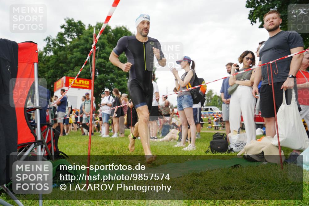 21.06.2026 - 29. Vierlanden-Triathlon LAZAROV Photography http://msf.ph/oto/9857574 21.06.2026 10:08:21 Schwimmen 392, 399, 452, 459, 473, 478 meine-sportfotos.de
