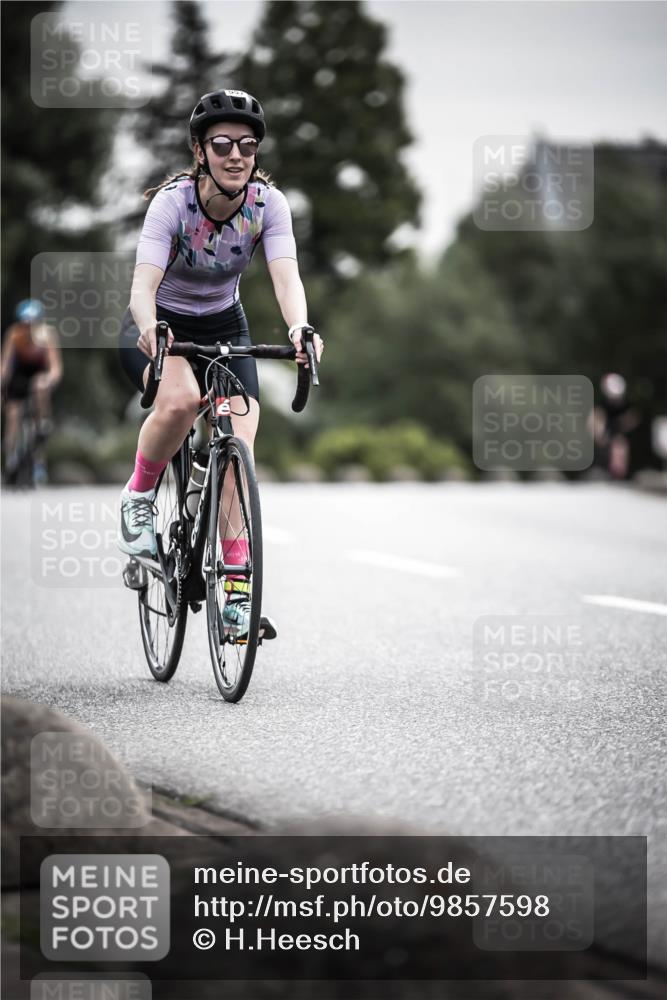21.06.2026 - 29. Vierlanden-Triathlon H.Heesch http://msf.ph/oto/9857598 21.06.2026 10:29:45 Radfahren 14, 113, 518, 557, 571 meine-sportfotos.de
