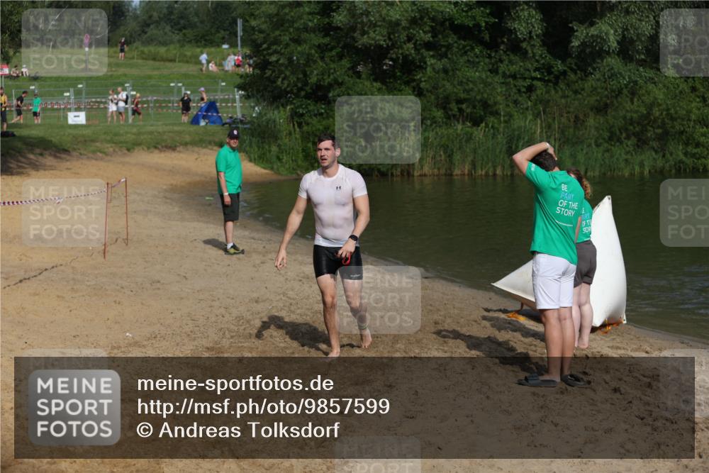 21.06.2026 - 29. Vierlanden-Triathlon Andreas Tolksdorf http://msf.ph/oto/9857599 21.06.2026 09:01:00 Schwimmen 74, 140 meine-sportfotos.de