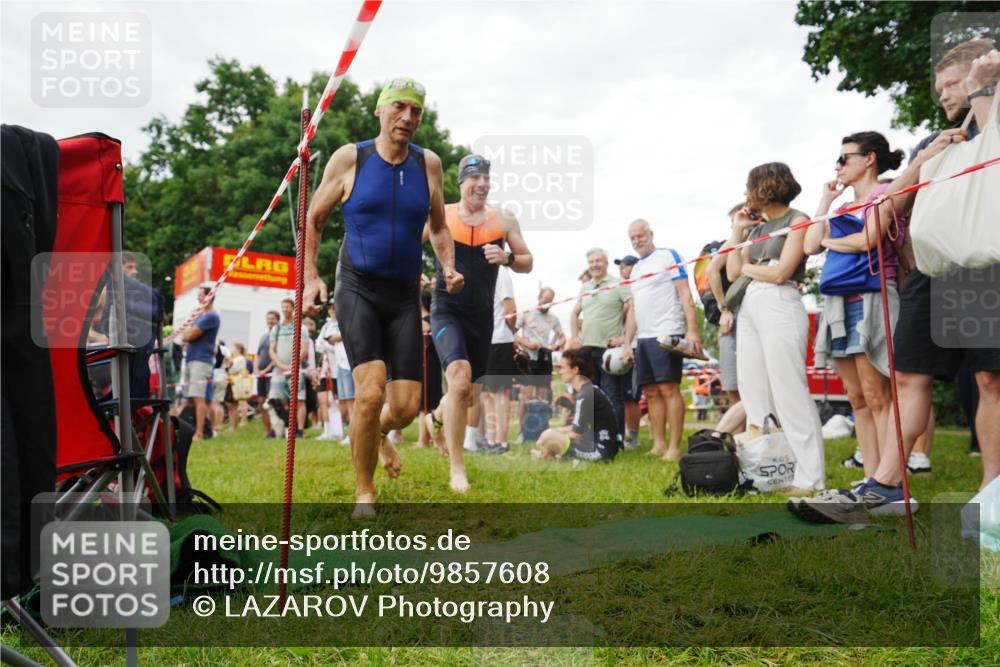 21.06.2026 - 29. Vierlanden-Triathlon LAZAROV Photography http://msf.ph/oto/9857608 21.06.2026 10:08:38 Schwimmen 403, 422, 432, 476, 1356 meine-sportfotos.de