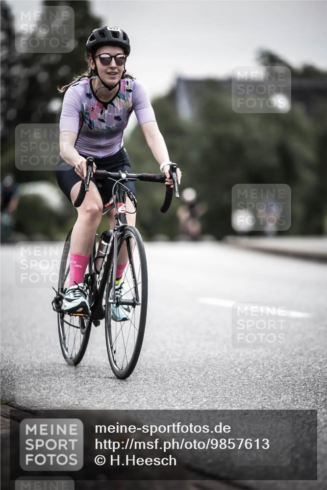 21.06.2026 - 29. Vierlanden-Triathlon H.Heesch http://msf.ph/oto/9857613 21.06.2026 10:29:45 Radfahren 14, 113, 518, 557, 571 meine-sportfotos.de