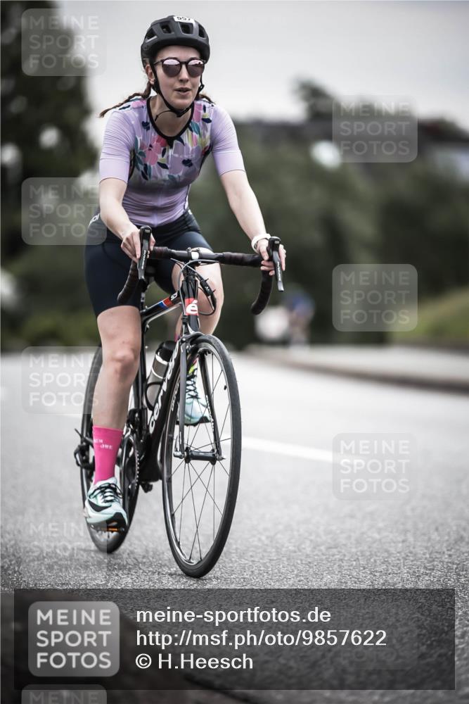 21.06.2026 - 29. Vierlanden-Triathlon H.Heesch http://msf.ph/oto/9857622 21.06.2026 10:29:46 Radfahren 14, 113, 518, 557, 571 meine-sportfotos.de
