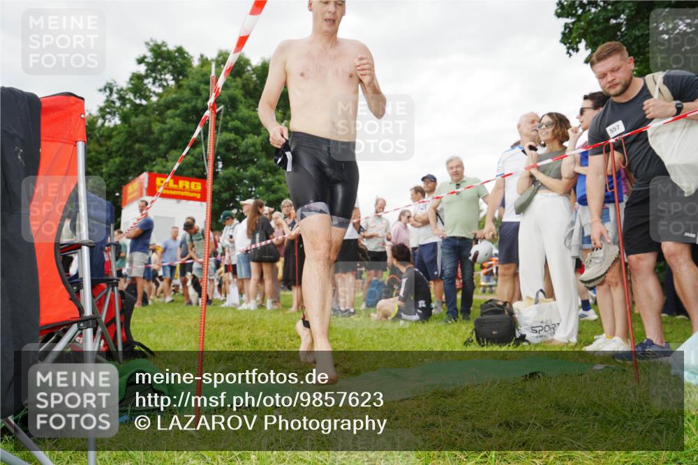 21.06.2026 - 29. Vierlanden-Triathlon LAZAROV Photography http://msf.ph/oto/9857623 21.06.2026 10:08:43 Schwimmen 403, 418, 422, 432, 1356 meine-sportfotos.de