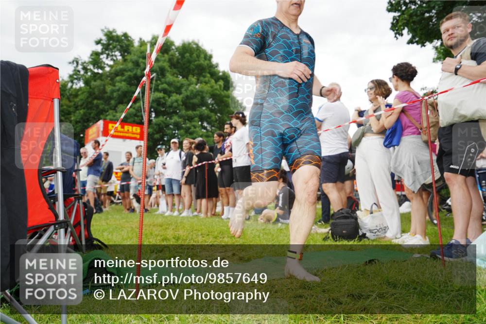 21.06.2026 - 29. Vierlanden-Triathlon LAZAROV Photography http://msf.ph/oto/9857649 21.06.2026 10:09:30 Schwimmen 406, 439, 470 meine-sportfotos.de