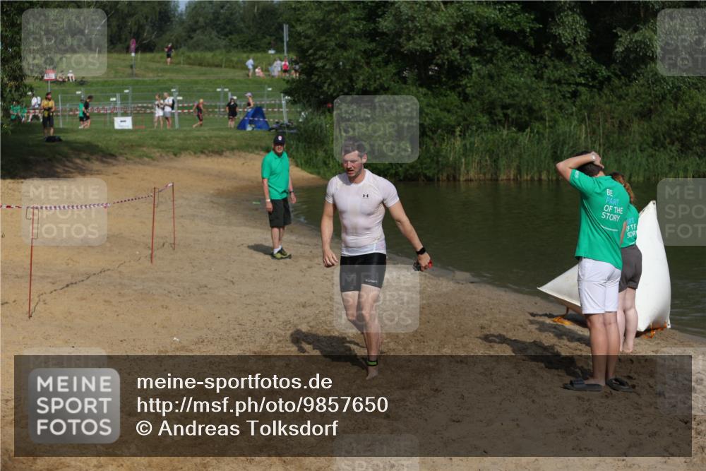 21.06.2026 - 29. Vierlanden-Triathlon Andreas Tolksdorf http://msf.ph/oto/9857650 21.06.2026 09:01:00 Schwimmen 74, 140 meine-sportfotos.de
