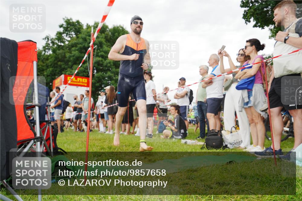 21.06.2026 - 29. Vierlanden-Triathlon LAZAROV Photography http://msf.ph/oto/9857658 21.06.2026 10:09:59 Schwimmen 427 meine-sportfotos.de