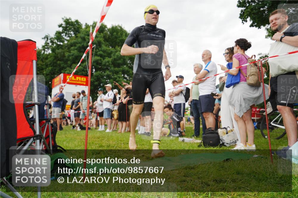21.06.2026 - 29. Vierlanden-Triathlon LAZAROV Photography http://msf.ph/oto/9857667 21.06.2026 10:11:14 Schwimmen 411, 461 meine-sportfotos.de