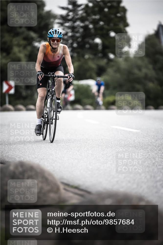 21.06.2026 - 29. Vierlanden-Triathlon H.Heesch http://msf.ph/oto/9857684 21.06.2026 10:29:49 Radfahren 22, 113, 518, 548, 557, 571 meine-sportfotos.de