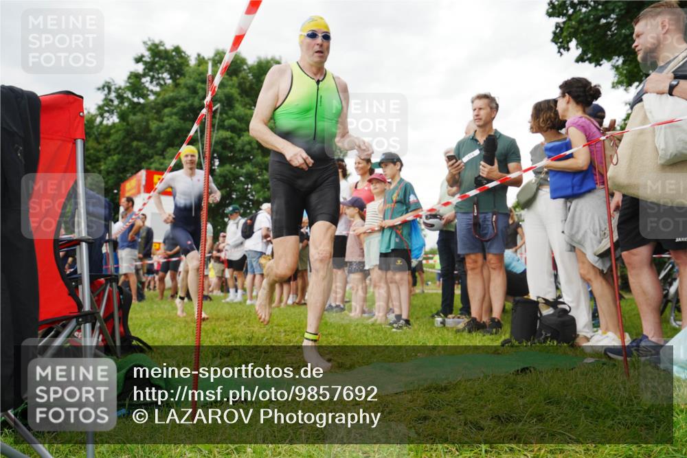 21.06.2026 - 29. Vierlanden-Triathlon LAZAROV Photography http://msf.ph/oto/9857692 21.06.2026 10:12:42 Schwimmen 401, 423 meine-sportfotos.de