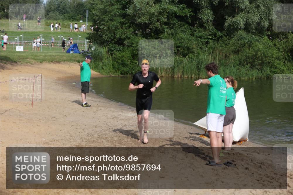 21.06.2026 - 29. Vierlanden-Triathlon Andreas Tolksdorf http://msf.ph/oto/9857694 21.06.2026 09:01:28 Schwimmen 64 meine-sportfotos.de
