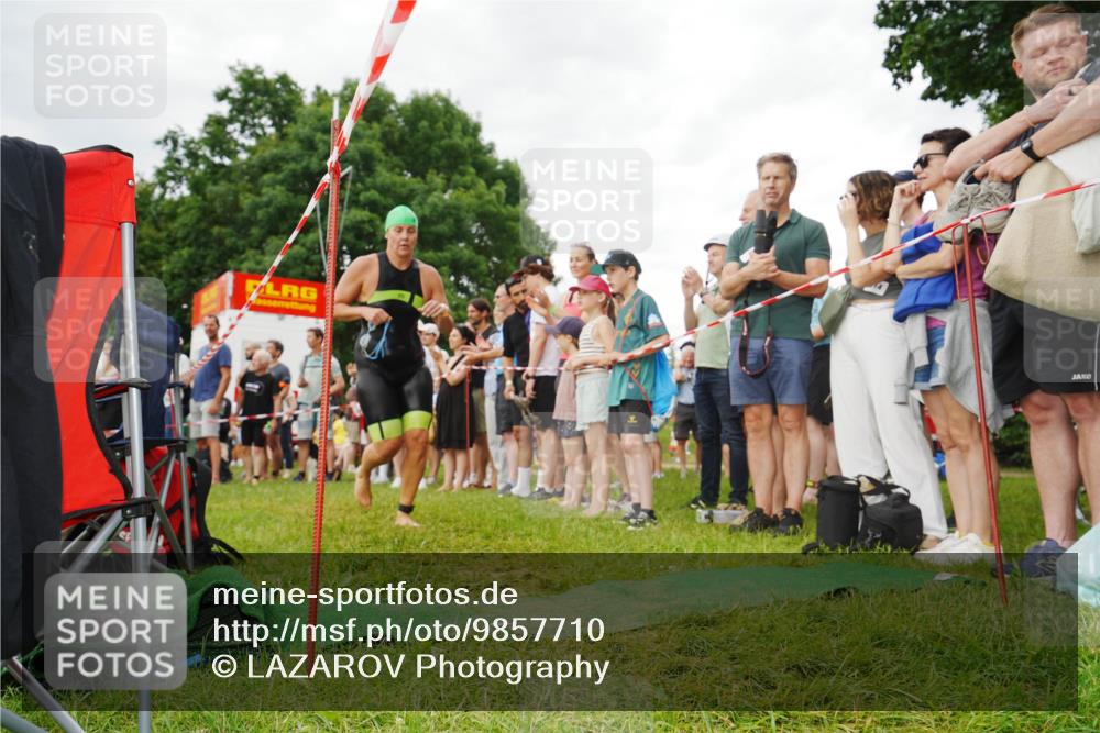 21.06.2026 - 29. Vierlanden-Triathlon LAZAROV Photography http://msf.ph/oto/9857710 21.06.2026 10:13:14 Schwimmen 549 meine-sportfotos.de