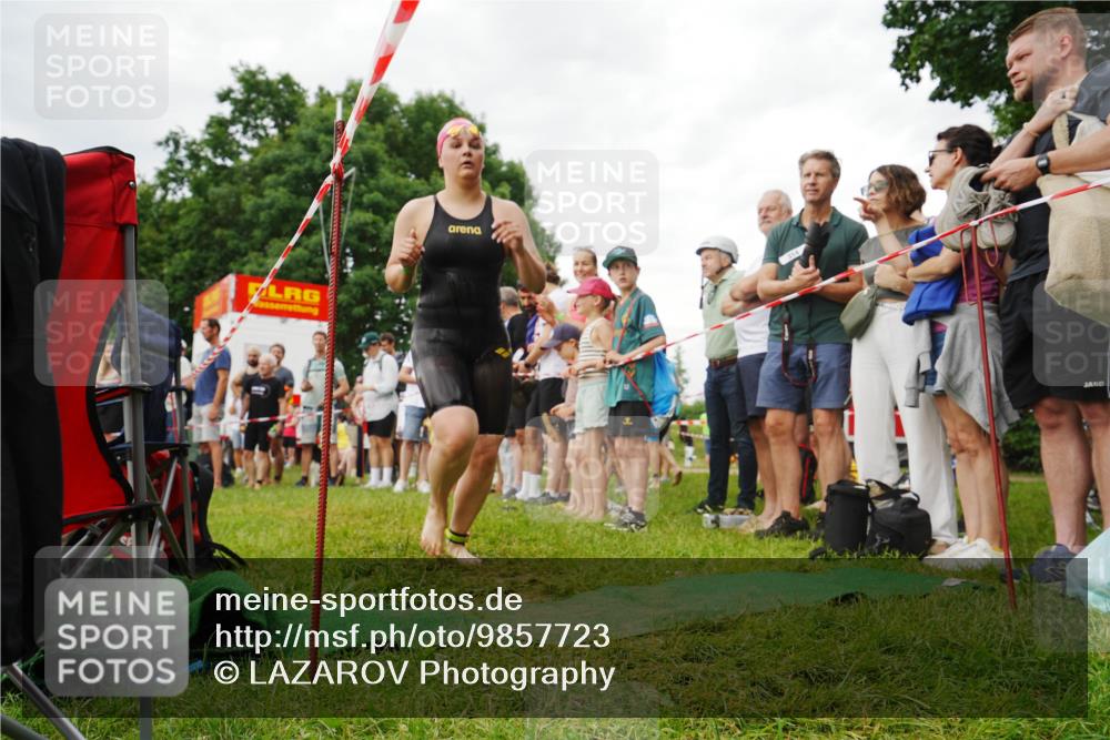 21.06.2026 - 29. Vierlanden-Triathlon LAZAROV Photography http://msf.ph/oto/9857723 21.06.2026 10:13:20 Schwimmen 549, 620 meine-sportfotos.de