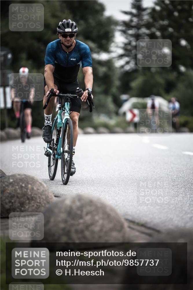 21.06.2026 - 29. Vierlanden-Triathlon H.Heesch http://msf.ph/oto/9857737 21.06.2026 10:29:52 Radfahren 22, 113, 492, 502, 518, 548, 571 meine-sportfotos.de