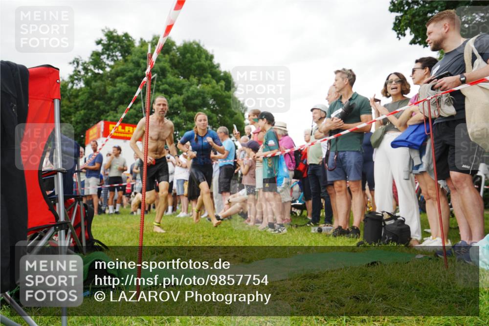 21.06.2026 - 29. Vierlanden-Triathlon LAZAROV Photography http://msf.ph/oto/9857754 21.06.2026 10:15:24 Schwimmen 526, 564, 584, 614, 621 meine-sportfotos.de