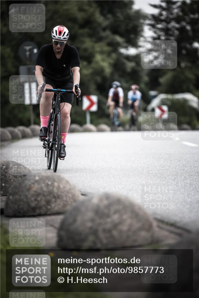 21.06.2026 - 29. Vierlanden-Triathlon H.Heesch http://msf.ph/oto/9857773 21.06.2026 10:29:54 Radfahren 22, 56, 113, 492, 502, 548, 571 meine-sportfotos.de