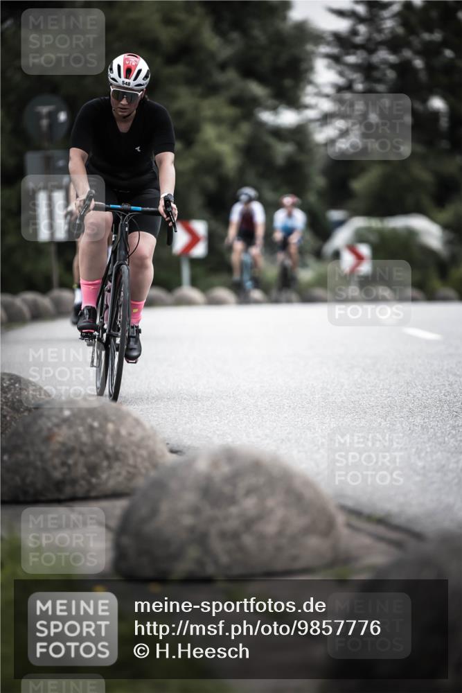 21.06.2026 - 29. Vierlanden-Triathlon H.Heesch http://msf.ph/oto/9857776 21.06.2026 10:29:54 Radfahren 22, 56, 113, 492, 502, 548, 571 meine-sportfotos.de