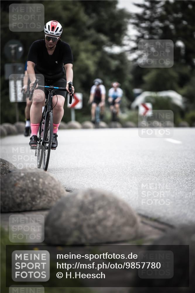 21.06.2026 - 29. Vierlanden-Triathlon H.Heesch http://msf.ph/oto/9857780 21.06.2026 10:29:54 Radfahren 22, 56, 113, 492, 502, 548, 571 meine-sportfotos.de