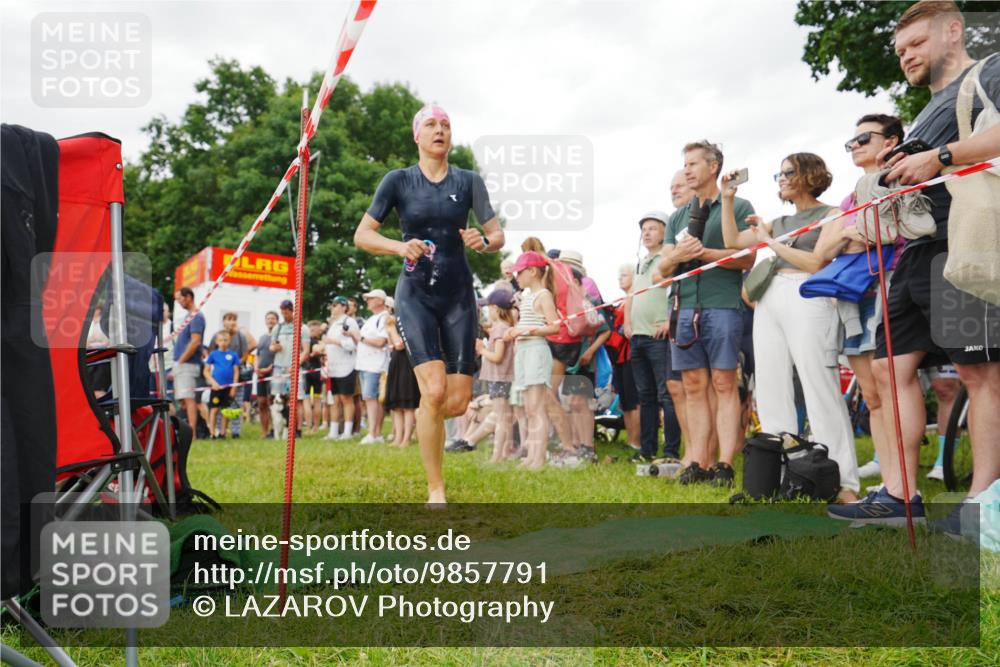 21.06.2026 - 29. Vierlanden-Triathlon LAZAROV Photography http://msf.ph/oto/9857791 21.06.2026 10:16:00 Schwimmen 552, 562 meine-sportfotos.de