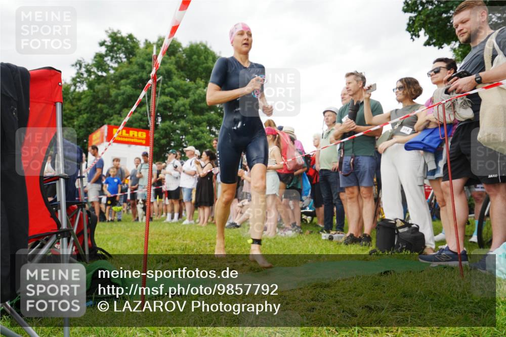 21.06.2026 - 29. Vierlanden-Triathlon LAZAROV Photography http://msf.ph/oto/9857792 21.06.2026 10:16:00 Schwimmen 552, 562 meine-sportfotos.de