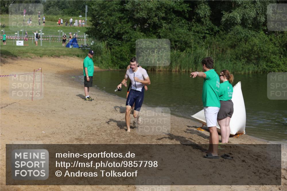 21.06.2026 - 29. Vierlanden-Triathlon Andreas Tolksdorf http://msf.ph/oto/9857798 21.06.2026 09:01:56 Schwimmen 20 meine-sportfotos.de