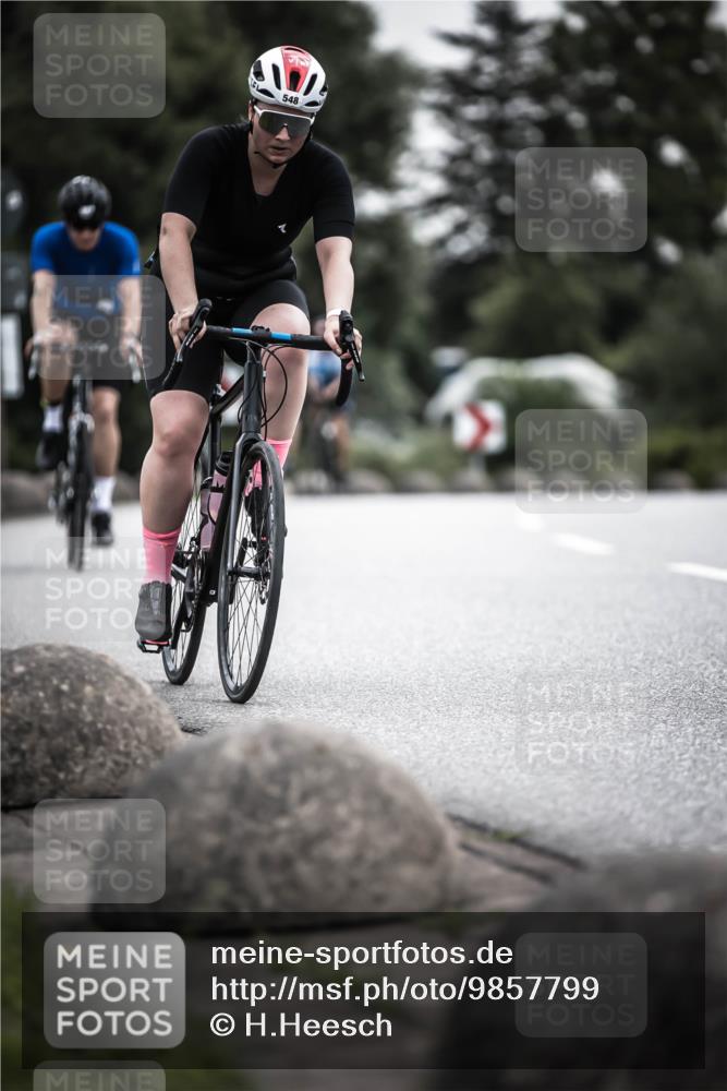 21.06.2026 - 29. Vierlanden-Triathlon H.Heesch http://msf.ph/oto/9857799 21.06.2026 10:29:54 Radfahren 22, 56, 113, 492, 502, 548, 571 meine-sportfotos.de