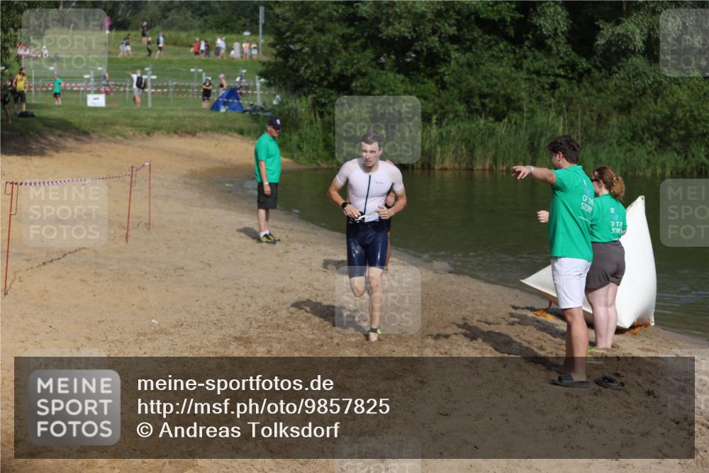 21.06.2026 - 29. Vierlanden-Triathlon Andreas Tolksdorf http://msf.ph/oto/9857825 21.06.2026 09:01:56 Schwimmen 20 meine-sportfotos.de